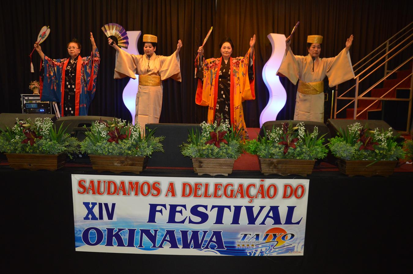 Danças Tradicionais de Okinawa