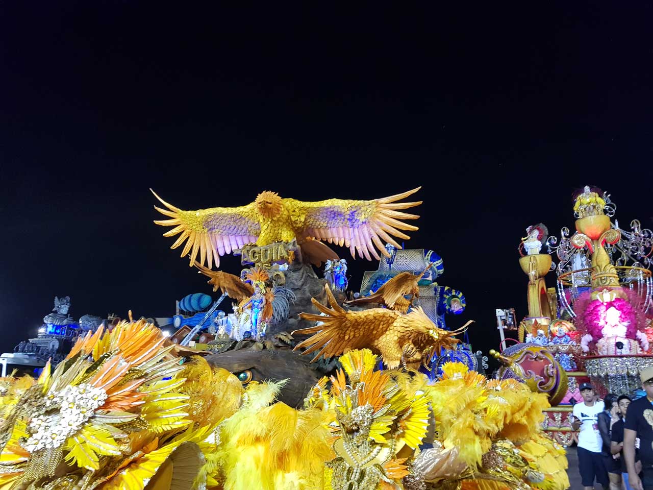 Escola de Samba Águia de Ouro desfilou com muitos nikkeis (Foto Luci Judice Yizima)