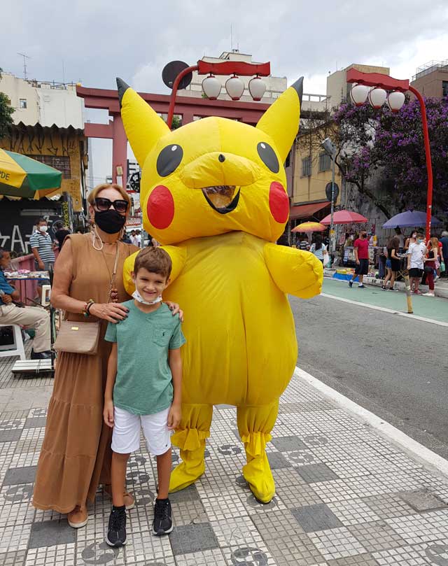 Posso tirar uma foto?” A Ponte da Amizade na Liberdade é palco dos  personagens de mangás e personagens hollywoodianos – Portal Oriente-se